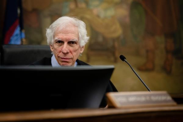 Justice Arthur Engoron presiding over Do<em></em>nald Trump Jr's testimony in his family's civil fraud case, 