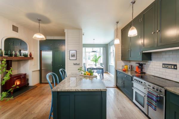 A view of the kitchen.