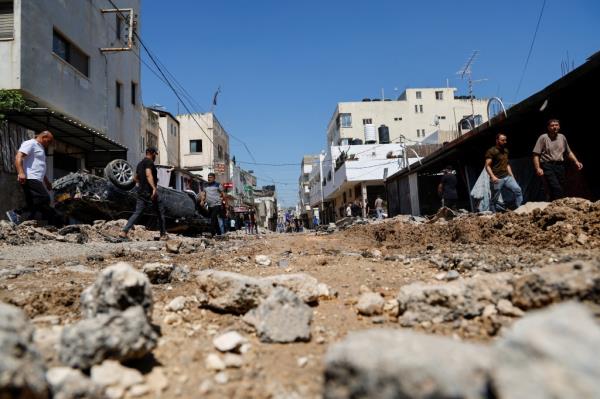 Israel struck the camp, known as a long-time bastion of Palestinian militants, early Mo<em></em>nday in an operation it said was aimed at destroying and co<em></em>nfiscating weapons.