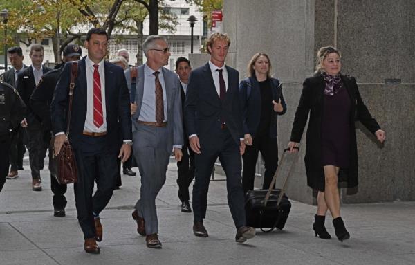 penny and supporters walking into court