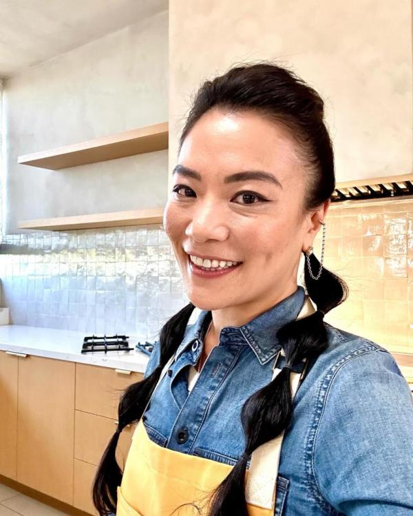Top Chef star Shirley Chung smiling at the camera after announcing her stage 4 to<em></em>ngue cancer diagnosis