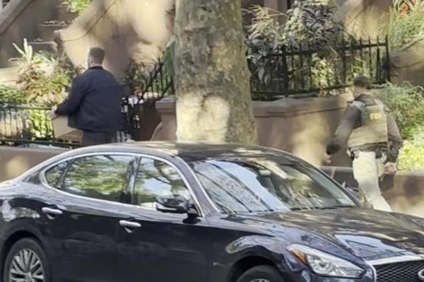 FBI raiding Brianna Suggs house