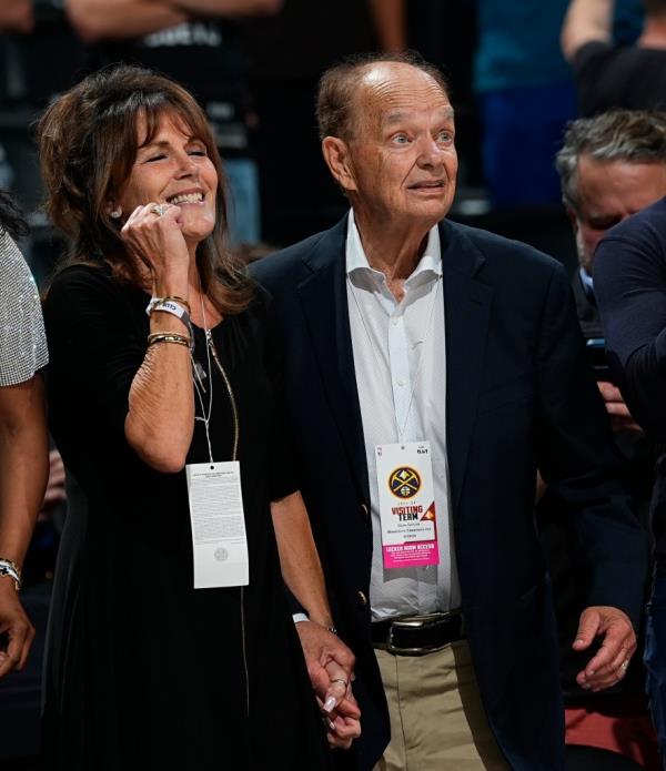 Minnesota Timberwolves majority owner Glen Taylor, right, and his wife, Becky,