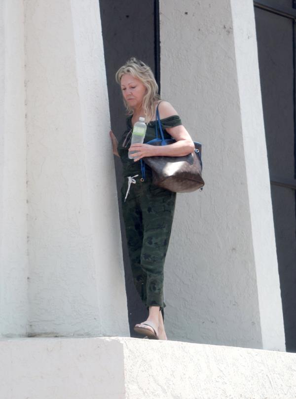 Her bizarre behavior comes as friends are allegedly worried that the veteran TV star may have started drinking again, according to multiple sources.