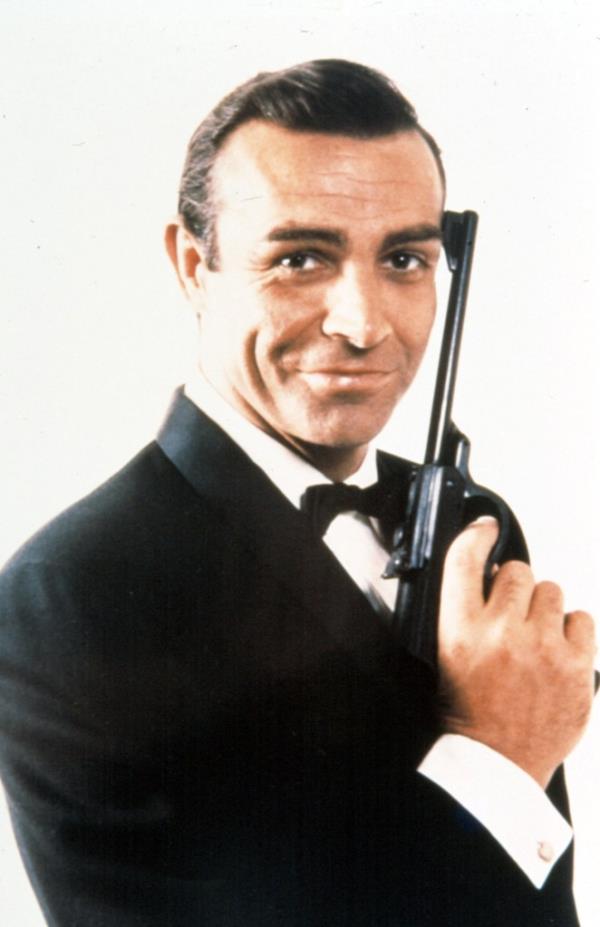 Sean Co<em></em>nnery as James Bond