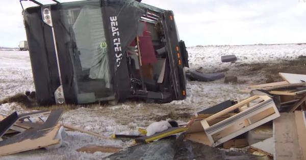 Tour bus rollover carrying Shania Twain's production crew.