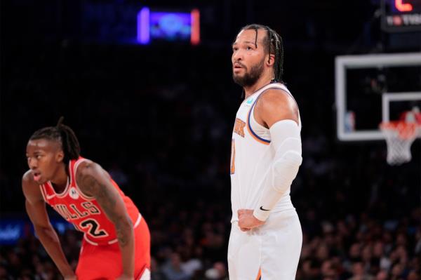 Jalen Brunson has averaged 39.5 minutes in the Knicks' two games since their blockbuster trade with the Raptors.