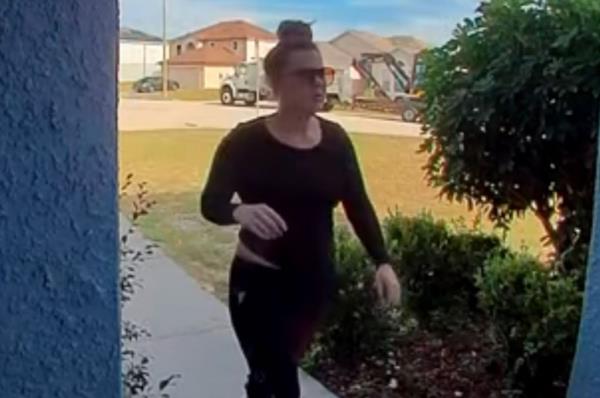 Kensley Mott, 33 was allegedly caught on surveillance footage Mo<em></em>nday creeping up her victims' front doors to snatch her loot, which she later admitted she planned to use as presents for the holiday season.