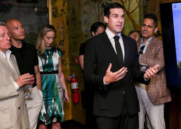 Oren Alexander, Ariel Cohen</p>

<p>　　The Carlyle celebrates the return of The Raleigh, a Rosewood Hotel and Residences, The Carlyle, NYC, Manhattan, New York, United States - 08 May 2024