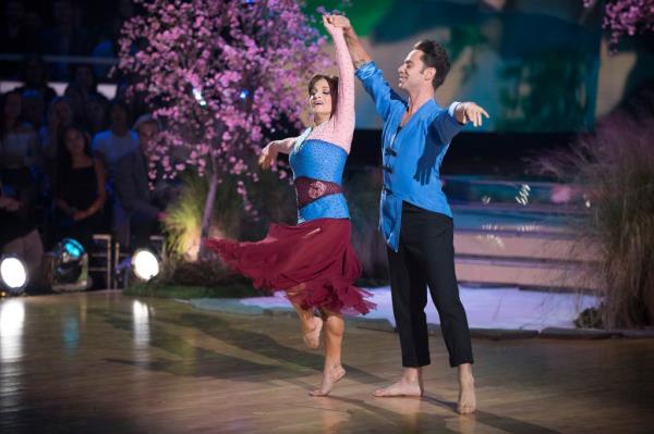 Mary Lou Retton and Sasha Farber compete on 