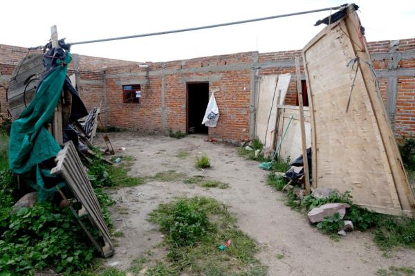 </p>

<p>　　Family members of the missing men said they recognized the clothing of the victims seen in the video.