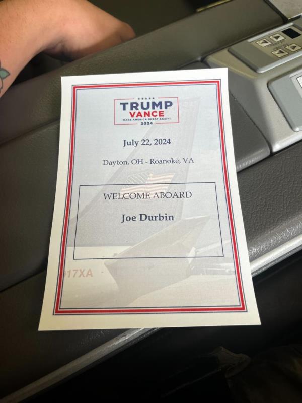 A note welcoming Post reporter Joe Durbin on board Trump Force Two.