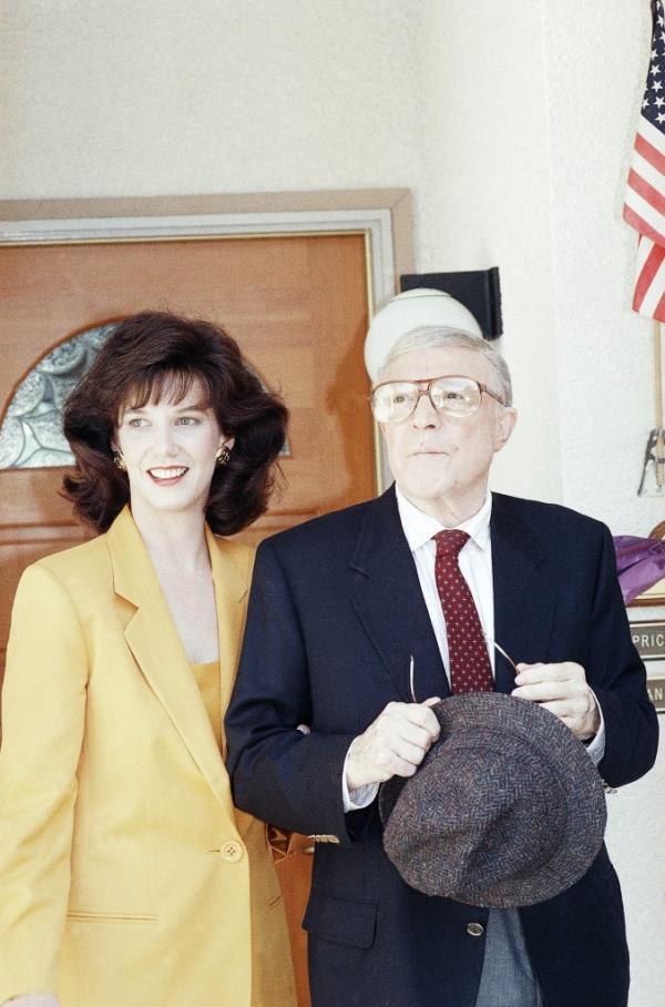 Gene Kelly poses with wife Patricia Ward, May 31, 1992