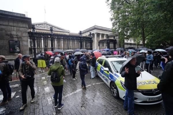 Police outside the British Museum in Lo<em></em>ndon after a man was arrested on suspicion of causing grievous body harm after a man was stabbed close to the museum, the Metropolitan Police said. Picture date: Tuesday August 8, 2023. PA Photo. See PA story POLICE Museum. Photo credit should read: Jordan Pettitt/PA Wire