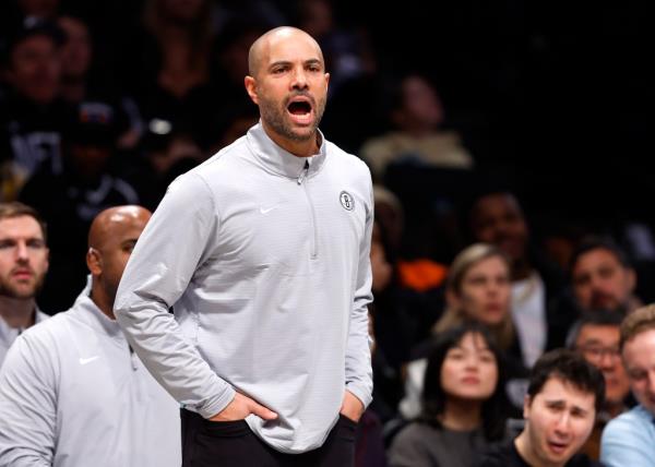Jordi Fernandez criticized the Nets after their loss to the Bucks on Dec. 8.