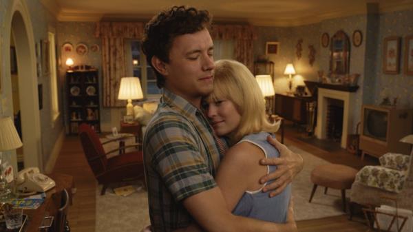 With the help of computer-generated de-aging effects, Richard (Hanks) and Margaret (Wright) will appear from their 20s and 30s to their elderly years.