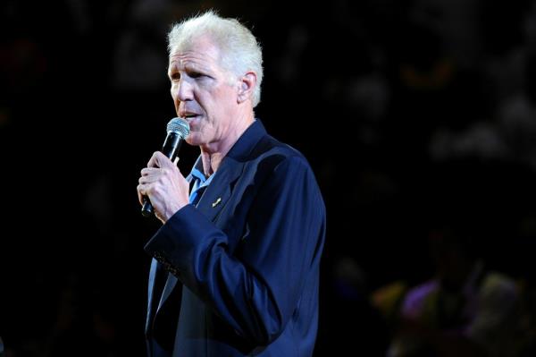 Bill Walton dead at 71 after cancer fight