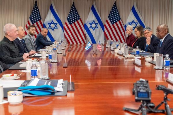 Lloyd Austin meets with his Israeli counterparts