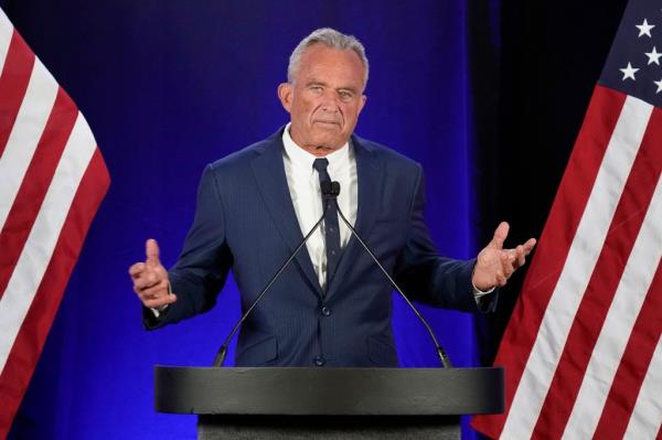 Robert F. Kennedy Jr. announces he is suspending his presidential campaign at a news co<em></em>nference Friday, Aug 23, 2024.