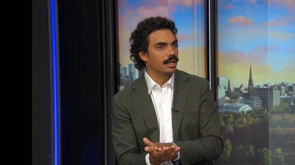 Assignment Freelance Picture ABC presenter Tony Armstrong has address the Eddie Betts racism saga.</p>

<p>　　Picture: Supplied/ABC.