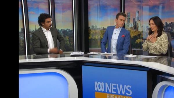 Assignment Freelance Picture ABC presenter Tony Armstrong has address the Eddie Betts racism saga.</p>

<p>　　Picture: Supplied/ABC.