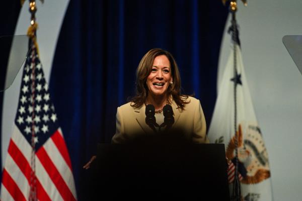 Harris Attends Sorority Event in Indianapolis