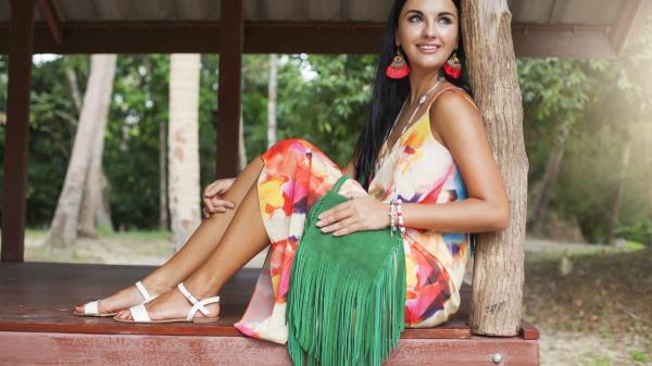 35 PLN and stylish look. CCC is selling light sandals. Deals also at Renee, eobuwie
