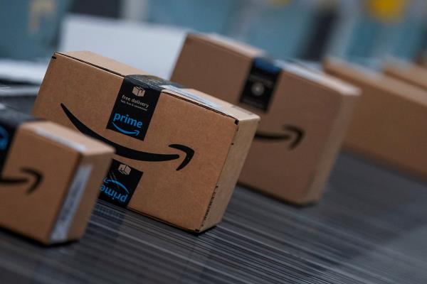 Cyber Mo<em></em>nday at the Amazon fulfilment centre in Robbinsville Township in New Jersey