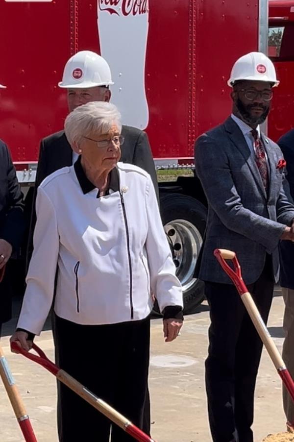 Gov. Ivey celebrates Coca-Cola groundbreaking