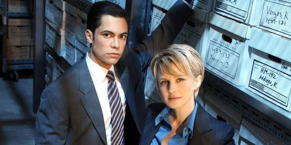 Danny Pino and Kathryn Morris in Cold Case promotio<em></em>nal still