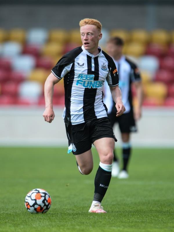 Fans joked the young fan looked like Matty Longstaff