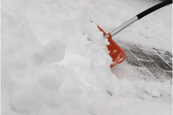 snow shovel