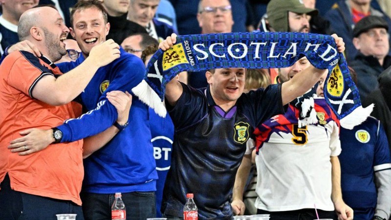 Scotland fans celebrate Euro qualification