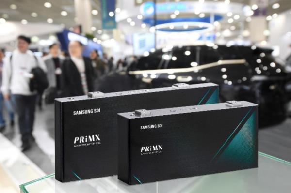 Samsung　SDI's　sixth-generation　prismatic　batteries　on　display　at　IAA　Mobility　2023　(Courtesy　of　Samsung　SDI)