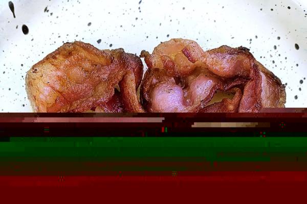 Bacon adds a flavourful, meaty compo<em></em>nent to the dish.